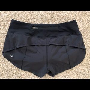 Lululemon size 4 speed up shorts 2.5”